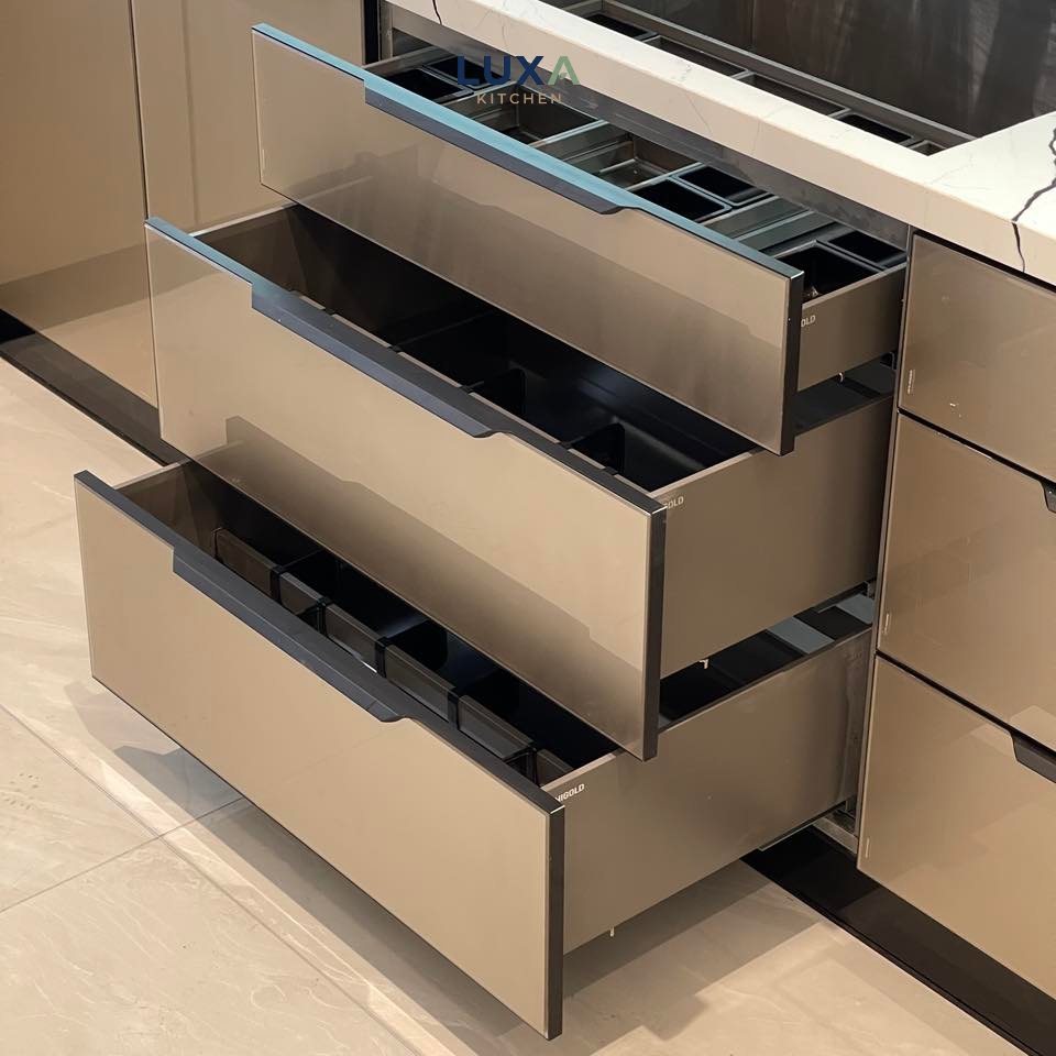 Tủ Bếp Inox Cánh Kính Màu Xám - MTBK003_3