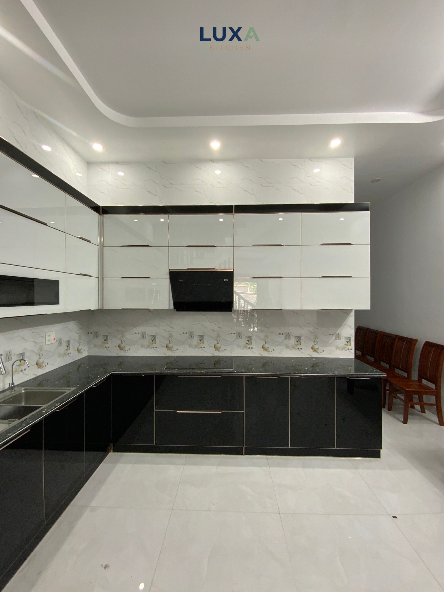 Tủ Bếp Inox Cánh Kính Tràn Viền - MTBK 008