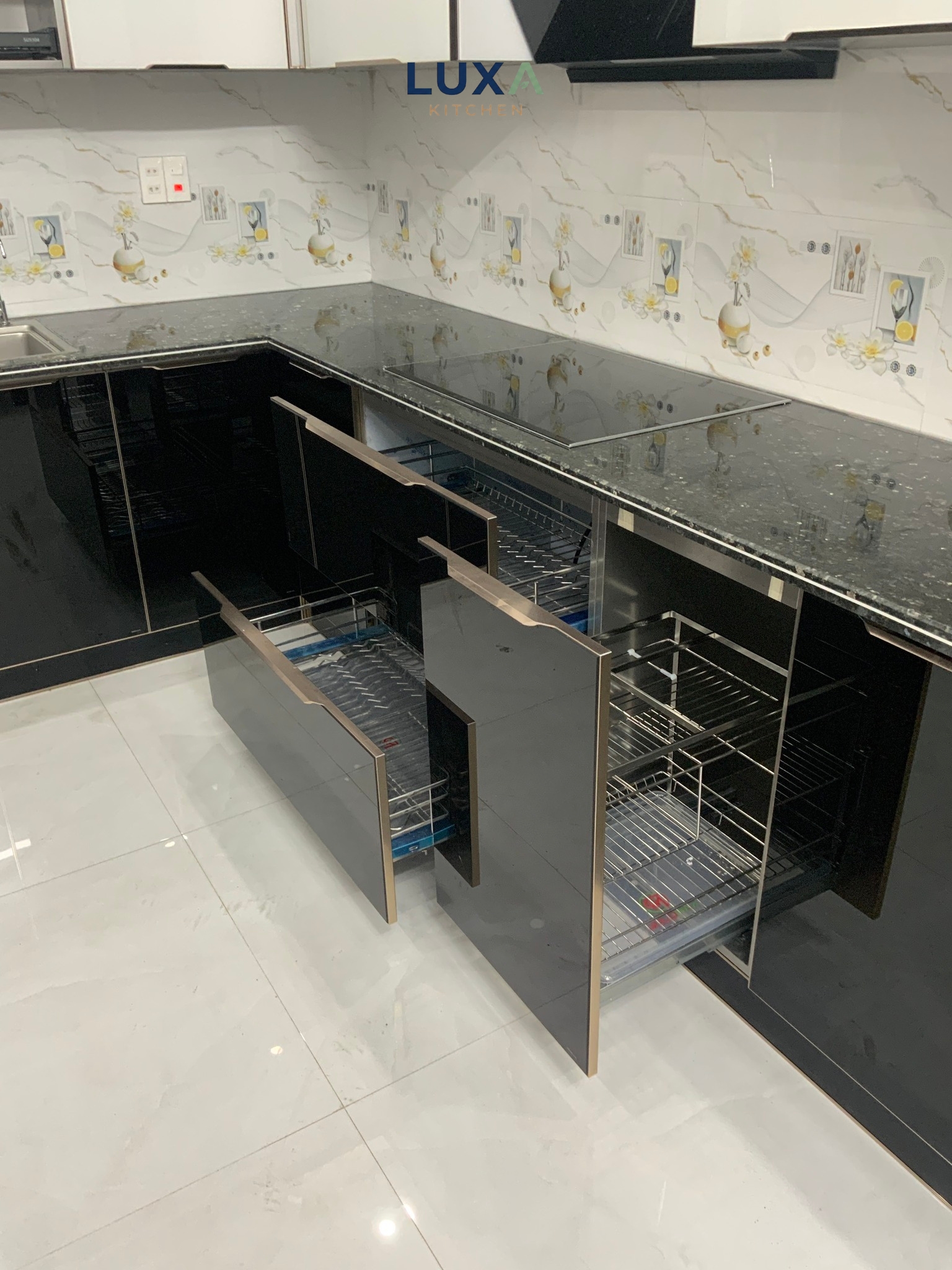 Tủ Bếp Inox Cánh Kính Tràn Viền - MTBK 008_5