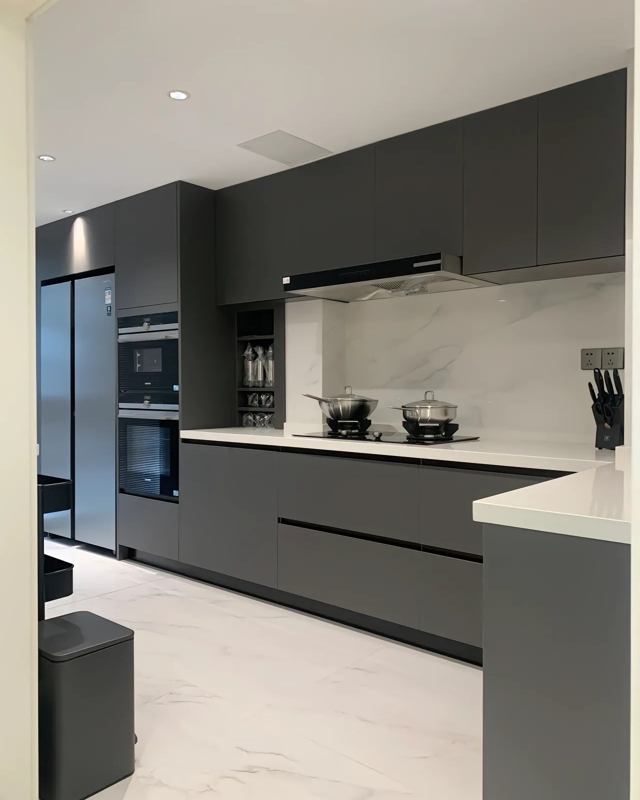 tủ bếp nhôm tổ ong